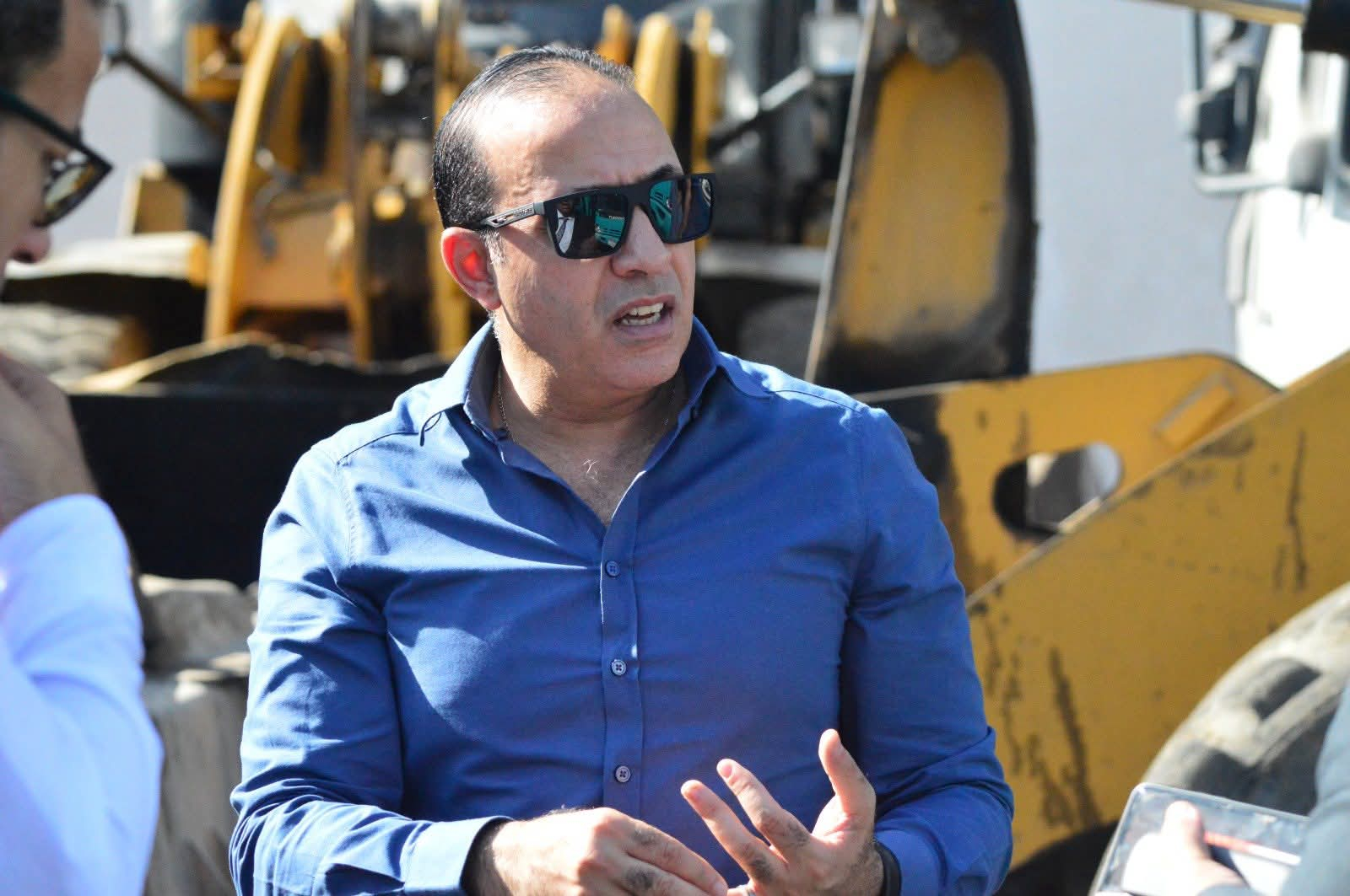 رئيس مدينة بورفؤاد يتفقد معدات النقل الميكانيكي ويؤكد أهمية الصيانة الدورية ورفع كفاءة منظومة النظافة